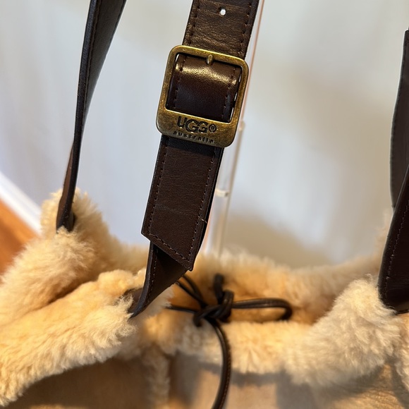 UGG Australia Sheepskin Suede and Shearling Hobo Bag w/pouch - Picture 2 of 15